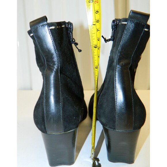 Donald J Pliner Black Suede Ankle Boots Contrast White Stitching Size 7.5 M - Picture 4 of 10